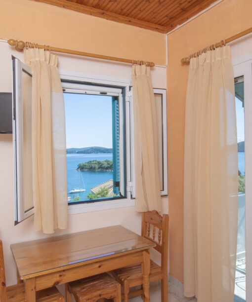 Προσφορά Bella Vista Λευκάδα Περιγιάλι Οικογενειακό διαμέρισμα 2-3 ατόμων. 4 ημέρες (3 διανυκτερεύσεις) 2 άτομα από 1/06/2026 έως 10/10/2026